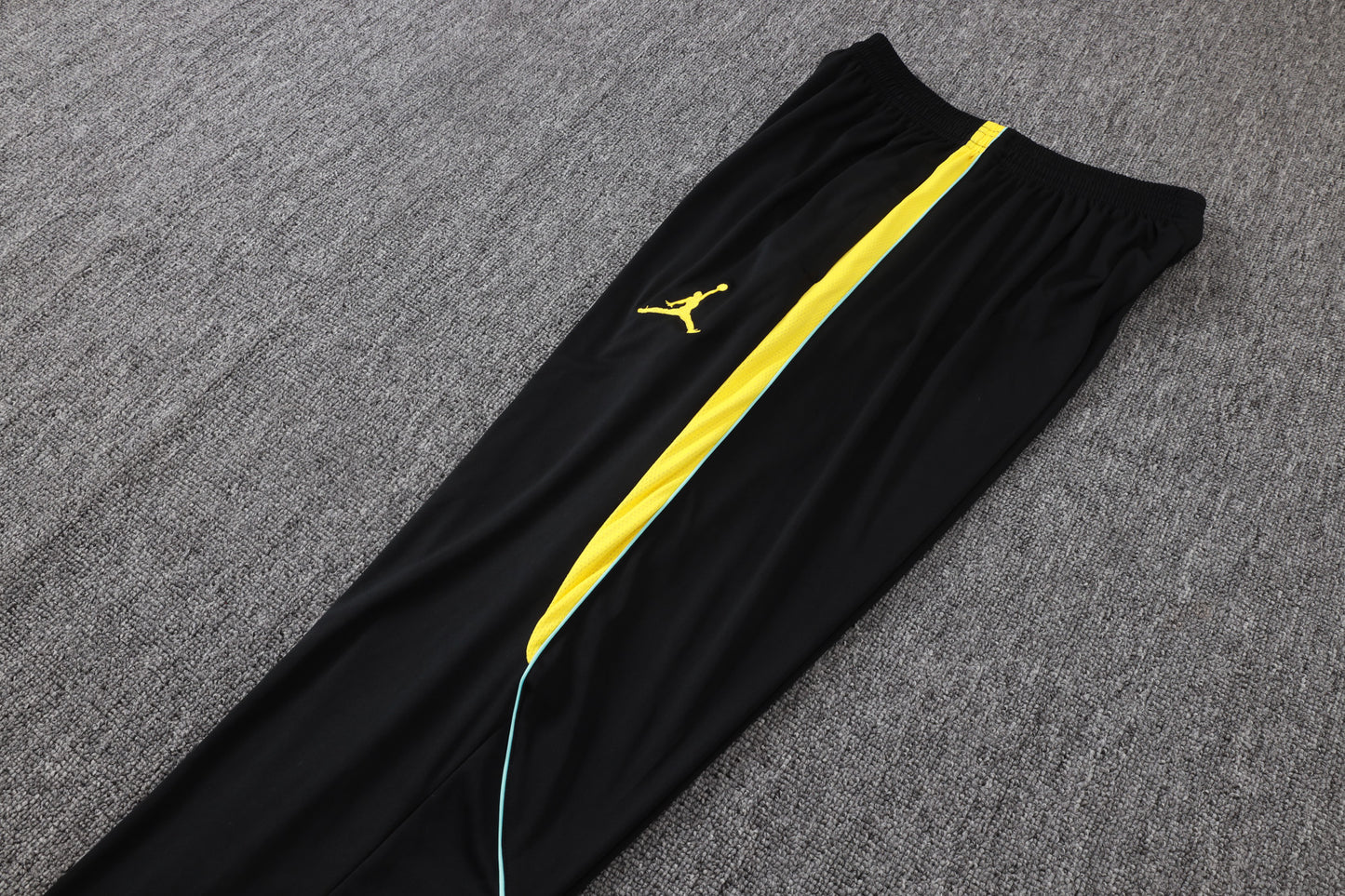Brazil 2026/2027  pull + pantalon